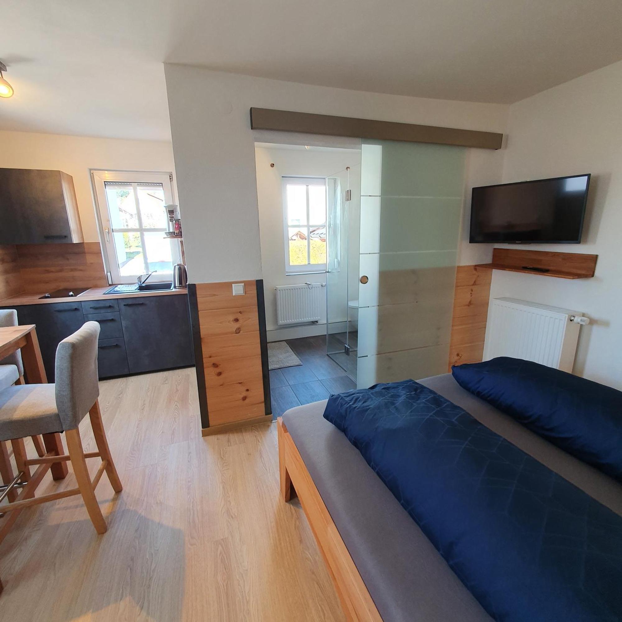 Alte Backstube - Ferienwohnung Huettenstube Und Ferienzimmer Auszeit Erkenbrechtsweiler Exteriör bild