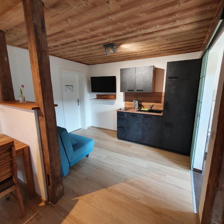 Alte Backstube - Ferienwohnung Huettenstube Und Ferienzimmer Auszeit Erkenbrechtsweiler Exteriör bild