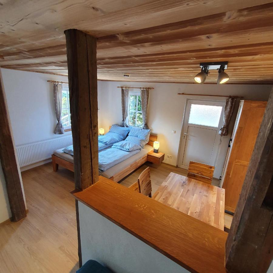 Alte Backstube - Ferienwohnung Huettenstube Und Ferienzimmer Auszeit Erkenbrechtsweiler Exteriör bild
