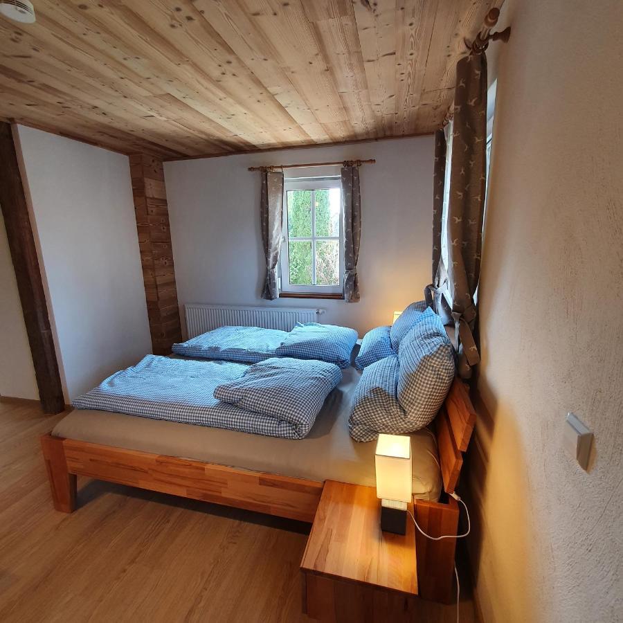 Alte Backstube - Ferienwohnung Huettenstube Und Ferienzimmer Auszeit Erkenbrechtsweiler Exteriör bild