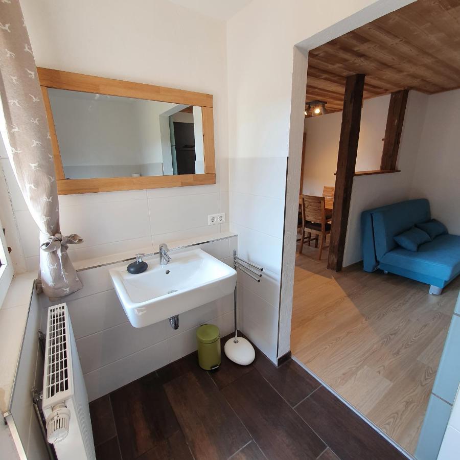 Alte Backstube - Ferienwohnung Huettenstube Und Ferienzimmer Auszeit Erkenbrechtsweiler Exteriör bild