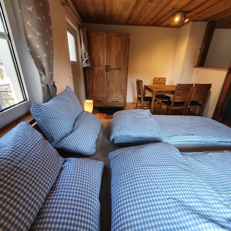 Alte Backstube - Ferienwohnung Huettenstube Und Ferienzimmer Auszeit Erkenbrechtsweiler Exteriör bild