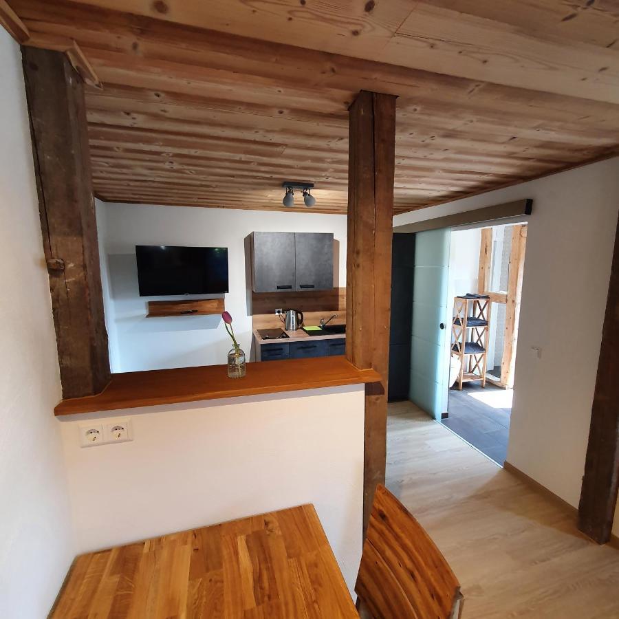 Alte Backstube - Ferienwohnung Huettenstube Und Ferienzimmer Auszeit Erkenbrechtsweiler Exteriör bild
