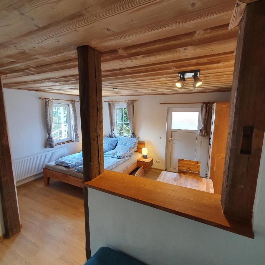 Alte Backstube - Ferienwohnung Huettenstube Und Ferienzimmer Auszeit Erkenbrechtsweiler Exteriör bild