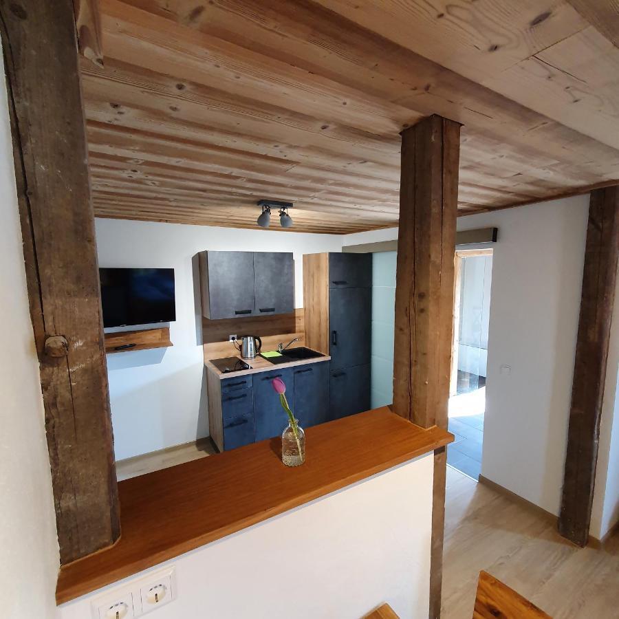 Alte Backstube - Ferienwohnung Huettenstube Und Ferienzimmer Auszeit Erkenbrechtsweiler Exteriör bild